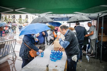 Han logrado vender las 500 raciones de sus migas solidarias, alcanzando el objetivo de recaudación.