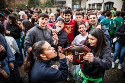 Los sorianos celebran el Catapán en los locales de cuadrilla.