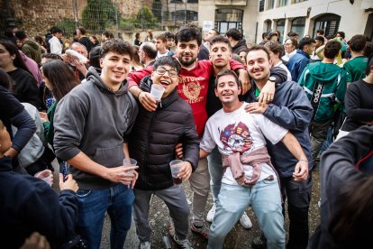 Los sorianos celebran el Catapán en los locales de cuadrilla.