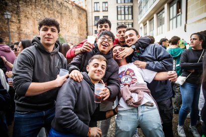 Los sorianos celebran el Catapán en los locales de cuadrilla.
