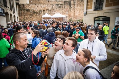 Los sorianos celebran el Catapán en los locales de cuadrilla.