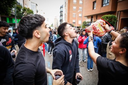 Los sorianos celebran el Catapán en los locales de cuadrilla.