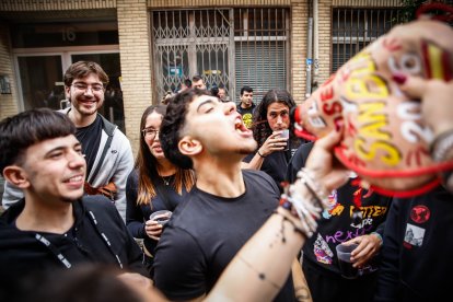Los sorianos celebran el Catapán en los locales de cuadrilla.