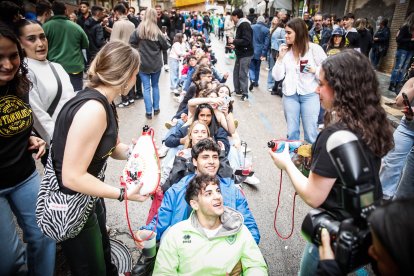 Los sorianos celebran el Catapán en los locales de cuadrilla.