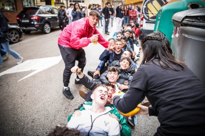 Los sorianos celebran el Catapán en los locales de cuadrilla.