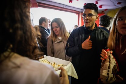 Los sorianos celebran el Catapán en los locales de cuadrilla.