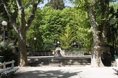 En la Alameda de Cervantes la vida fluye con elegancia