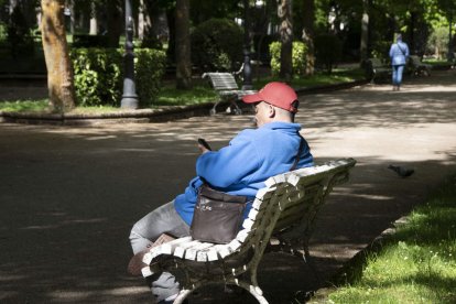 En la Alameda de Cervantes la vida fluye con elegancia