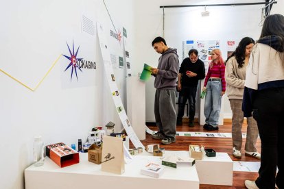 Una muestra que ha cobrado vida gracias al esfuerzo, dedicación y creatividad del alumnado de tercero de Grado de Diseño Gráfico