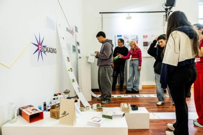 Una muestra que ha cobrado vida gracias al esfuerzo, dedicación y creatividad del alumnado de tercero de Grado de Diseño Gráfico