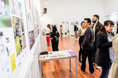 Una muestra que ha cobrado vida gracias al esfuerzo, dedicación y creatividad del alumnado de tercero de Grado de Diseño Gráfico