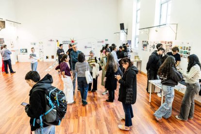 Una muestra que ha cobrado vida gracias al esfuerzo, dedicación y creatividad del alumnado de tercero de Grado de Diseño Gráfico