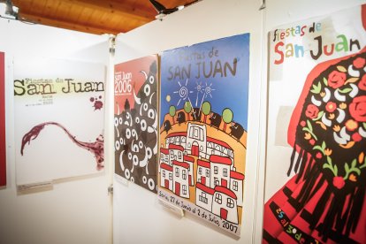 La exposición ‘San Juan Arte’ recoge los carteles sanjuaneros desde 1959 hasta 2026 con la excepción de 1960