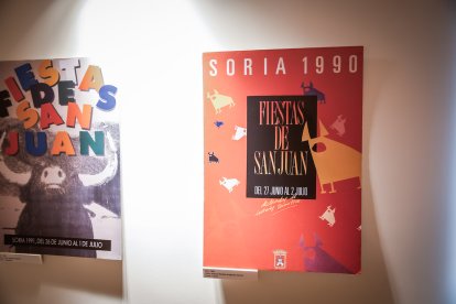 La exposición ‘San Juan Arte’ recoge los carteles sanjuaneros desde 1959 hasta 2026 con la excepción de 1960