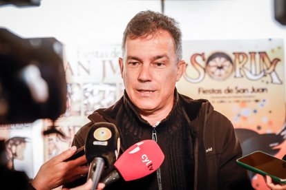 La exposición ‘San Juan Arte’ recoge los carteles sanjuaneros desde 1959 hasta 2026 con la excepción de 1960