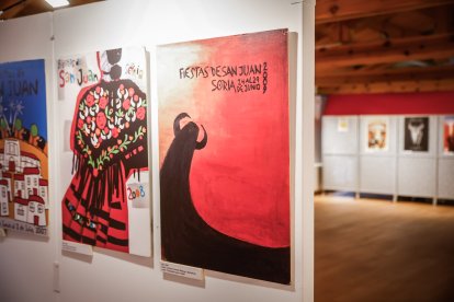 La exposición ‘San Juan Arte’ recoge los carteles sanjuaneros desde 1959 hasta 2026 con la excepción de 1960