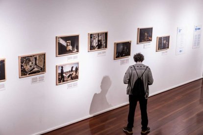 Una sobrecogedora muestra de la mano de OnPhoto
