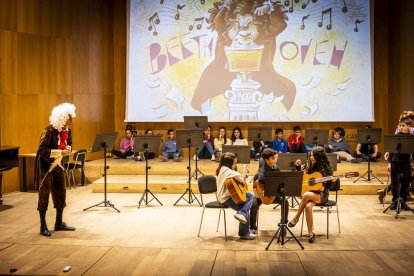 Los alumnos interpretaron el Himno de la alegría