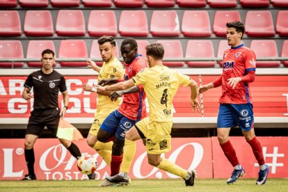 El Numancia tendrá que luchar la vuelta sin el apoyo de las gradas