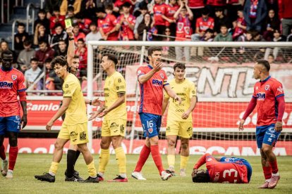 El Numancia tendrá que luchar la vuelta sin el apoyo de las gradas