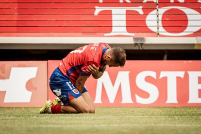 El Numancia tendrá que luchar la vuelta sin el apoyo de las gradas