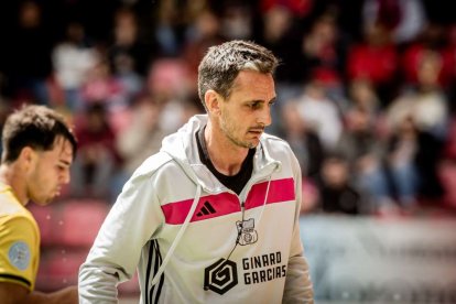 El Numancia tendrá que luchar la vuelta sin el apoyo de las gradas
