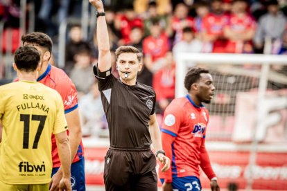 El Numancia tendrá que luchar la vuelta sin el apoyo de las gradas