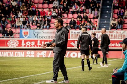 El Numancia tendrá que luchar la vuelta sin el apoyo de las gradas