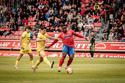 El Numancia tendrá que luchar la vuelta sin el apoyo de las gradas