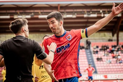 El Numancia tendrá que luchar la vuelta sin el apoyo de las gradas