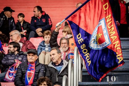 El Numancia tendrá que luchar la vuelta sin el apoyo de las gradas