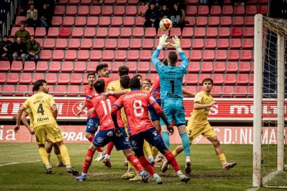 El Numancia tendrá que luchar la vuelta sin el apoyo de las gradas