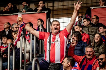 El Numancia tendrá que luchar la vuelta sin el apoyo de las gradas