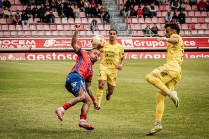 El Numancia tendrá que luchar la vuelta sin el apoyo de las gradas