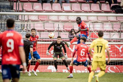 El Numancia tendrá que luchar la vuelta sin el apoyo de las gradas