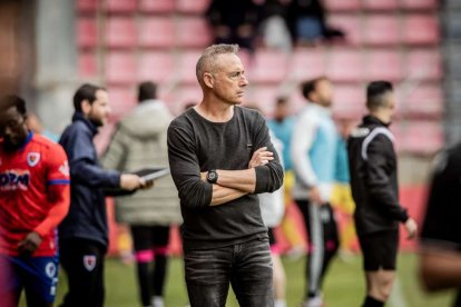El Numancia tendrá que luchar la vuelta sin el apoyo de las gradas
