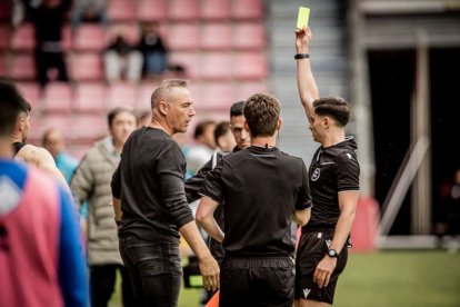 El Numancia tendrá que luchar la vuelta sin el apoyo de las gradas