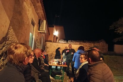 La localidad soriana de Valdanzo celebró este jueves su tradicional luminaria.