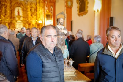 Procesión, bendición de campos, misa y subasta por San Isidro en Soria.