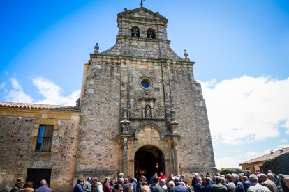 Procesión, bendición de campos, misa y subasta por San Isidro en Soria.
