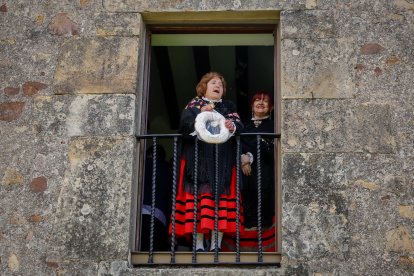 Procesión, bendición de campos, misa y subasta por San Isidro en Soria.
