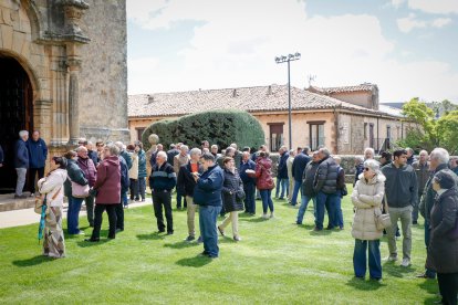 Procesión, bendición de campos, misa y subasta por San Isidro en Soria.