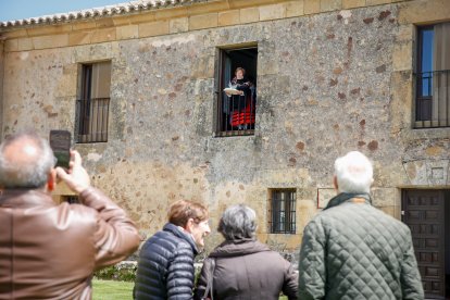 Procesión, bendición de campos, misa y subasta por San Isidro en Soria.