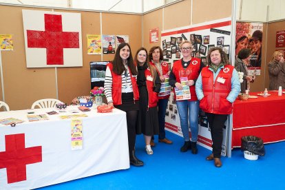 La feria regresa a La Arboleda con la habitual presencia del campo pero también de alimentación, motor o artesanía.