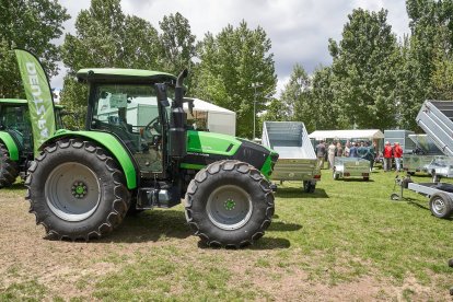Uno de los tractores expuestos en la Feria de Muestras.