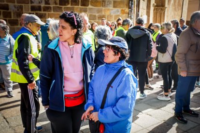 La marea solidaria a su paso por el centro de la ciudad durante la jornada de hoy.