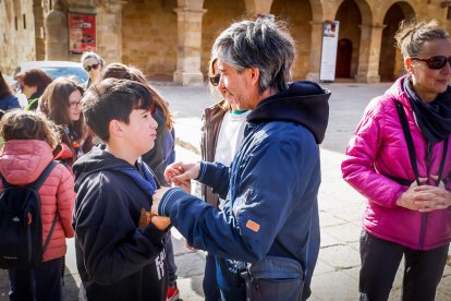 La marea solidaria a su paso por el centro de la ciudad durante la jornada de hoy.