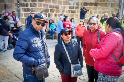 La marea solidaria a su paso por el centro de la ciudad durante la jornada de hoy.