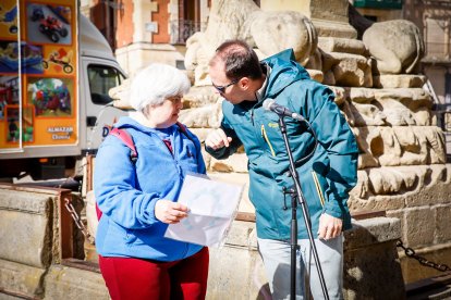 La marea solidaria a su paso por el centro de la ciudad durante la jornada de hoy.
