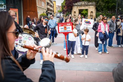 Momentos del multitudinario y emotivo homenaje durante el Día del Gaitero en la capital.